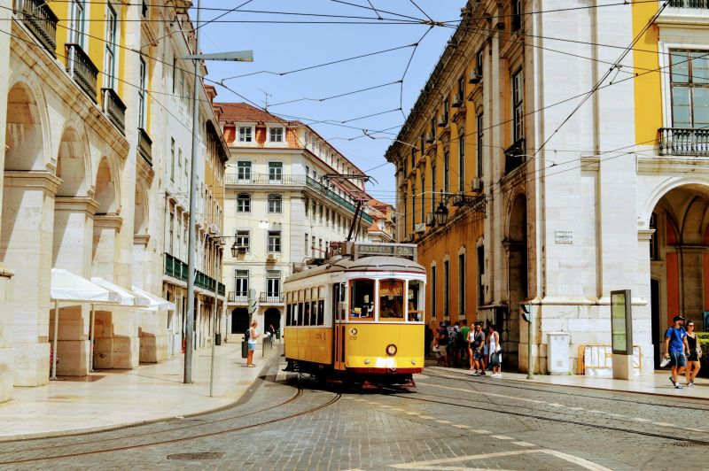 Lissabon citytrip met miradouros trams en wijkritme